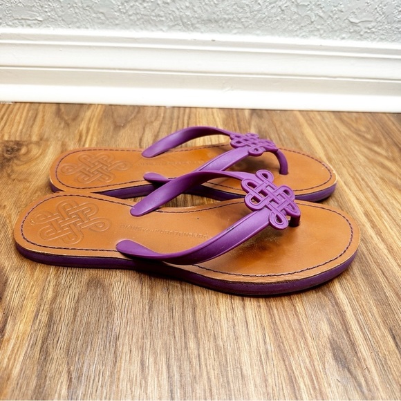 Diane Von Furstenberg Shoes - ✨Diane Von Furstenberg flip flops✨